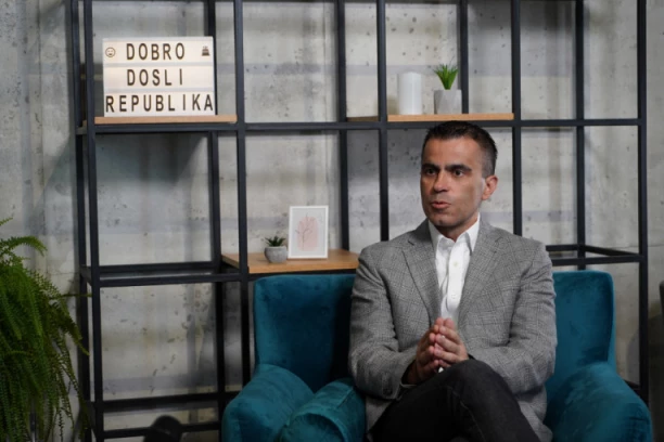 ĐORĐE MILIĆEVIĆ NAM ČESTITA 4. ROĐENDAN: Da i u narednom periodu ostanete SIMBOL OBJEKTIVNOSTI! (VIDEO)