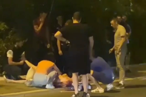 AUTOMOBIL POKOSIO PEŠAKA U MIRIJEVU! Jezive slike sa lica mesta! (VIDEO)