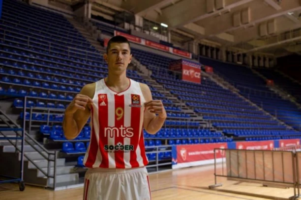 CRVENA ZVEZDA PREZENTOVALA NOVE DRESOVE: Na poleđini dodat DETALJ koji do sad NIJE VIĐEN!