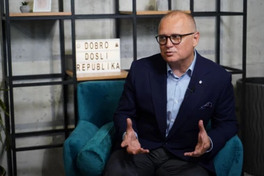 BEOGRAD OSUĐUJE NAPAD NA PRAJD INFO CENTAR: Oglasio se Goran Vesić povodom incidenta