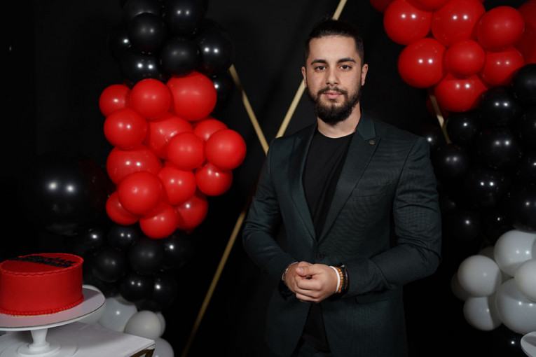 Kendi je uživao na našem rođendanu