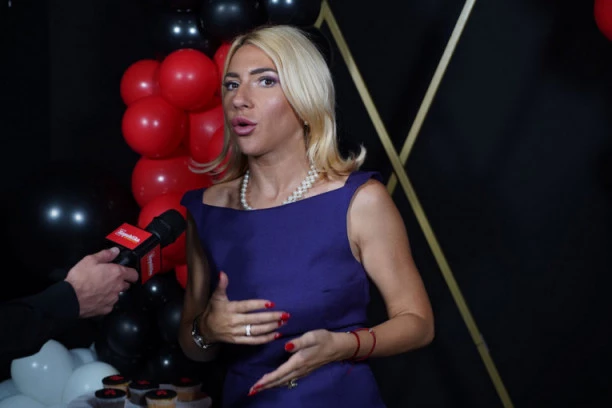 JOVANA JEREMIĆ NA IVICI SMRTI, STANJE JE ALARMANTNO!? Voditeljka se suočila sa teškim momentom u svom životu, a evo ko je spasio da ne umre!