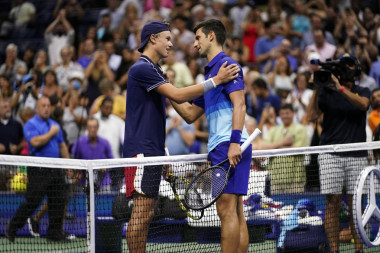 Fenomenalna najava finala Mastersa u Parizu između Novaka i Runea! (FOTO)
