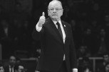 FIBA SE OGLASILA: Oproštaj Dude Ivkovića uz LEGENDARNU fotku!