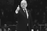 FIBA SE OGLASILA: Oproštaj Dude Ivkovića uz LEGENDARNU fotku!