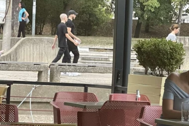 VOJAŽ UHVAĆEN U BEOGRADU: Sedeo na splavu u NJEGOVOM društvu! (PAPARACO/VIDEO)