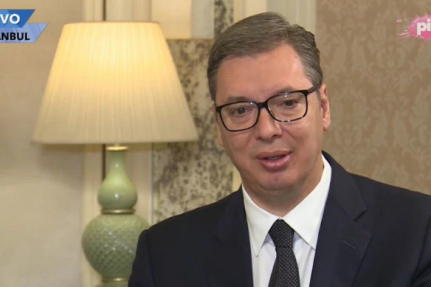 PREDSEDNIK VUČIĆ SE OBRATIO IZ ISTANBULA: Srbija nastavlja da napreduje, a drugi neka rade šta god žele