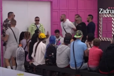 HAOS U ZADRUZI! Mensur izgubio kontrolu, pa NASRNUO na Filipa Cara: OBEZBEĐENJE ULETEO U Belu kuću!