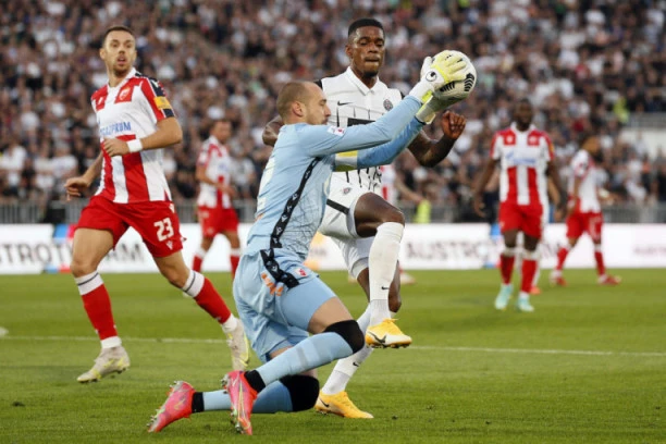 PARTIZAN KOMANDUJE, ZVEZDA SE NI ZA ŠTA NE PITA: Legendarni fudbaler ZAPALIO SRBIJU!