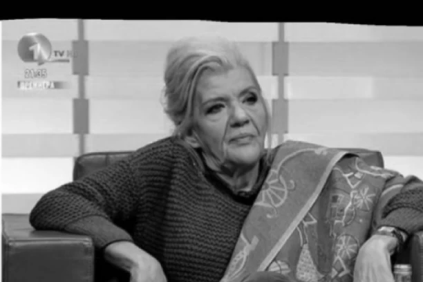 LAĆA POKAZAO STRANICE IZ MARININE SVESKE ZBOG KOJE STREPI CELA ESTRADA: Na papiru reči posvećene Ani Nikolić! (FOTO)