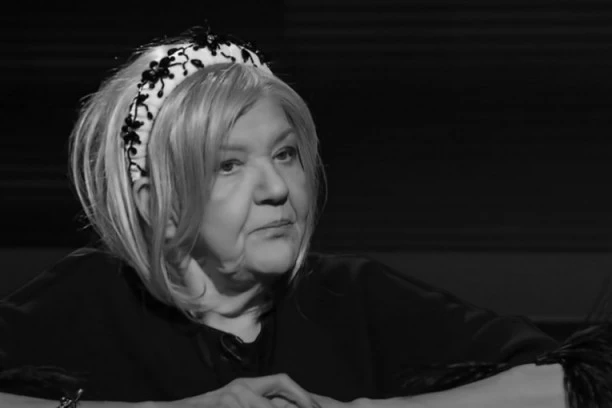 NASMEJANA U ZAGRLJAJU FUTE: Ovako je Marina Tucaković izgledala u MLADOSTI!