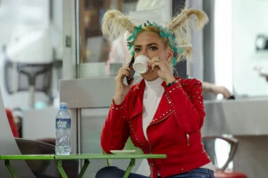 ISPLIVAO PRIVATNI VIDEO JOVANE JEREMIĆ! Voditeljka se potpuno OPUSTILA PRED KAMEROM, svi su ostali ŠOKIRANI(VIDEO)