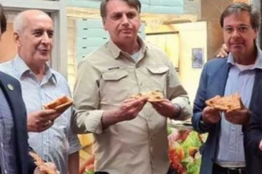 NEVAKCINISANI ŠEFOVI DRŽAVA KOJI PRISUSTVUJU GENERALNOJ SKUPŠTINI UN NE MOGU U SKUPE NJUJORŠKE RESTORANE! Žair Bolsonaro već jede picu na ulici!