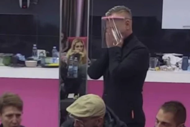 MILAN MILOŠEVIĆ U SUZAMA: Voditelj prekinuo emisiju pa se slomio pred kamerama, VAN SEBE OD TUGE! (VIDEO)