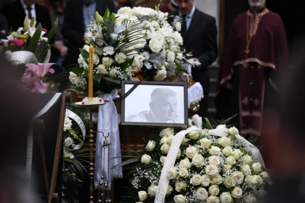 DUDA IH JE OBOŽAVAO: Šestorica VELIKANA ponela Ivkovićev kovčeg (VIDEO, FOTO)