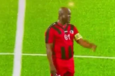 FAT POLITICIAN SHOCKS PEOPLE AROUND THE PLANET: He is 61 years old, has a previous drug trafficking conviction and he played a Campions League match! (VIDEO)