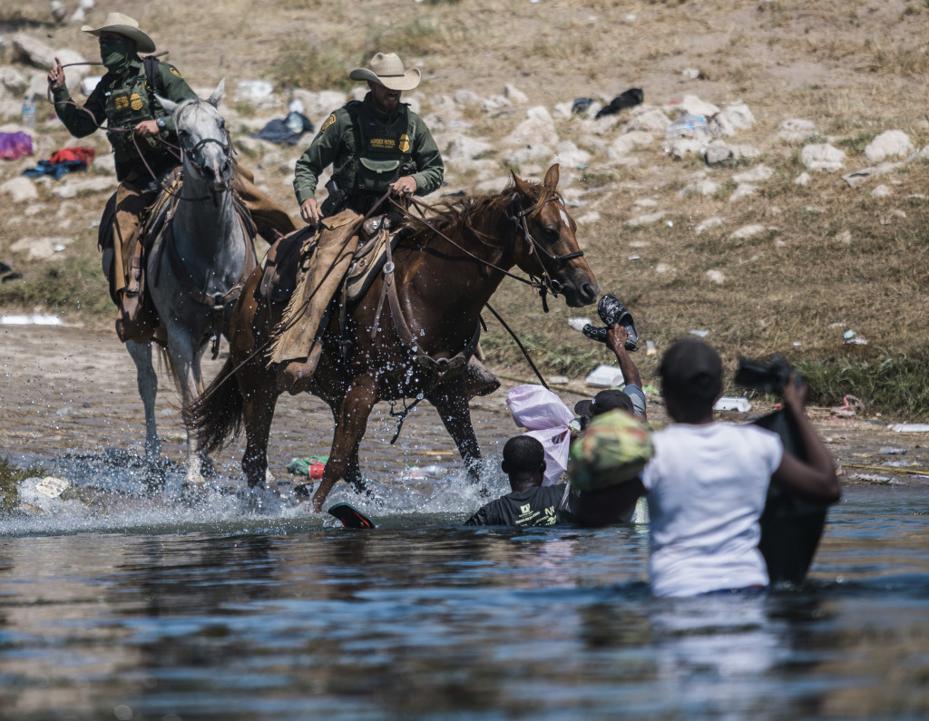 Konjima nasrnuli na nesrećne izbeglice