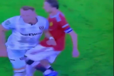 ZAR SE TAKO PONAŠA KAPITEN: Matić na meti kritika zbog UDARCA protivnika KOLENOM U MEĐUNOŽJE (VIDEO)