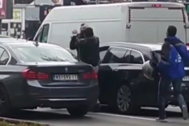 POZNATO KO SU MOMCI KOJI SU SE TUKLI U FUTOŠKOJ ULICI: Popiće prekršajne prijave (VIDEO)