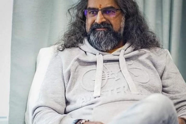 KO JE GURU MOHANĐI? U njega se kunu članovi porodica Đoković i Divac: Život mu se raspadao pa je doživeo prosvetljenje