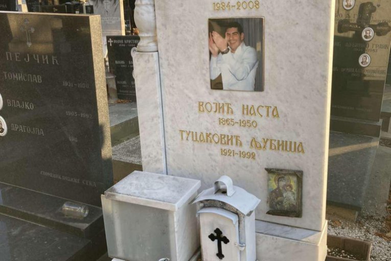 Kada je preminula, svi njeni dugogodišnji prijatelji, a i saradnici su se sa bolom opraštali od nje