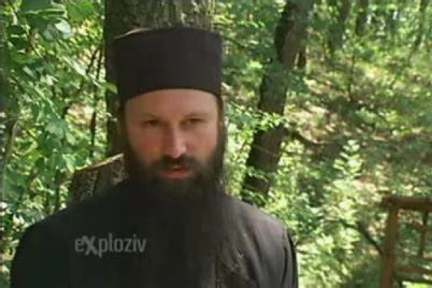 NEKADAŠNJI GLUMAC PRIMLJEN U BOLNICU: Oglasili se iz manastira Draganac o stanju OCA ILARIONA!