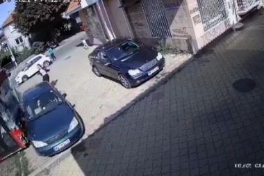 UŽASNA SCENA SAOBRAĆAJNE NESREĆE U ZEMUNU: Dečak za dlaku izbegao sigurnu smrt (VIDEO)