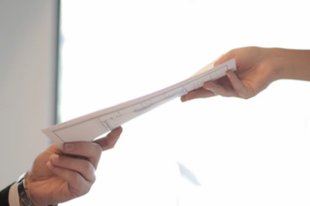 Diskriminacija na POSLU! Punačka devojka dala OTKAZ zbog neumesne poruke ŠEFA pa sve obelodanila na društvenim mrežama!