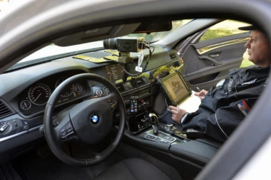 POKVARIO RADAR! Presretači u neverici - Makedonac jurio brzinom 252,8 km/h!