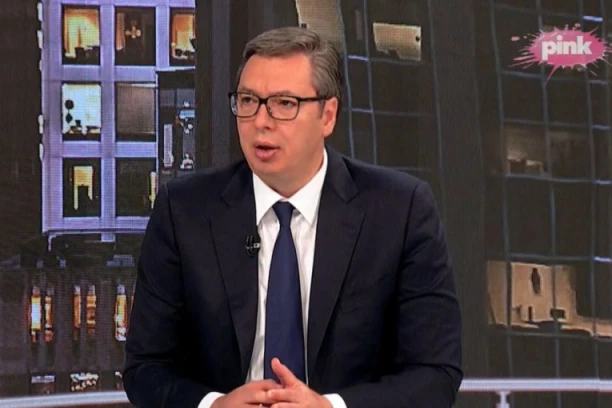 VUČIĆ U "HIT TVITU" O UVREDAMA I NAPADIMA: Ovo niko nije dužan da trpi, majka mi ništa ne kaže, a i šta da kaže?