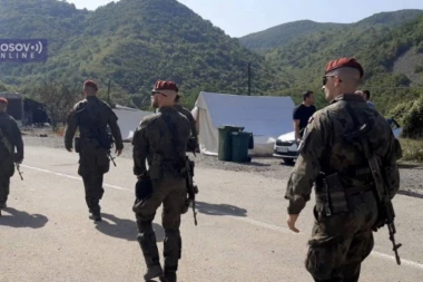 OGLASIO SE KFOR POVODOM SITUACIJE NA JARINJU: Pozivaju se na poštovanje Rezolucije 1244