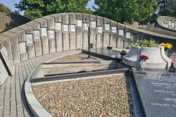 EVO PORED KOG VELIKANA ĆE BITI SAHRANJEN NENAD NENADOVIĆ: Ovo je grobno mesto glumca u Aleji zaslužnih građana! (FOTO)