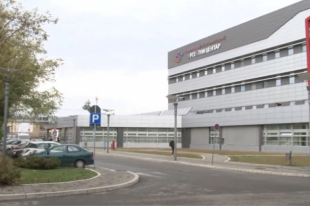 KRAJ DRAME U NOVOM SADU: Žena odustala od samoubistva, vatrogasci doneli i jastuk!