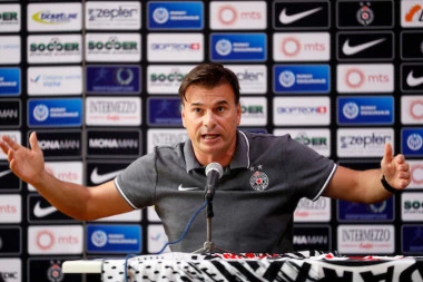 ON STALNO IMA NEKE PROBLEME! Stanojević opleo po najboljem igraču i miljeniku Grobara!