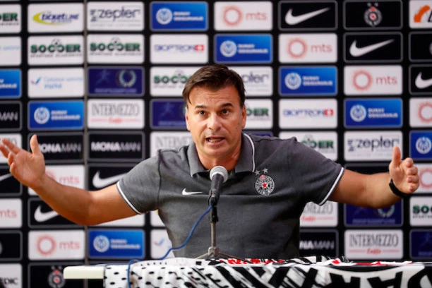 ON STALNO IMA NEKE PROBLEME! Stanojević opleo po najboljem igraču i miljeniku Grobara!