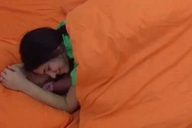 RAZVALILI IZOLACIJU: Mensur i Milica prepušteni strastima, treslo se sve, kao nekad sa Minom! (FOTO)