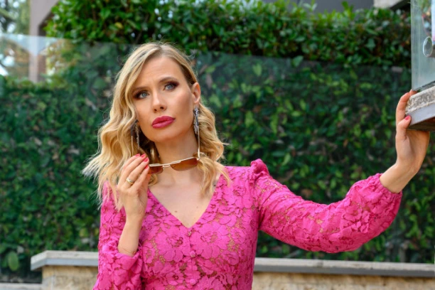 Biljani Obradović otkriven TUMOR veličine FUDBALSKE LOPTE! Voditeljka PREŽIVELA pakao, lečili joj POGREŠNU dijagnozu!