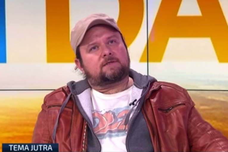 LUDILO MARKA VIDOJKOVIĆA SE NASTAVLJA! Moji navijači su plakali od sreće dok sam psovao i vređao Vučićevu majku! (VIDEO)