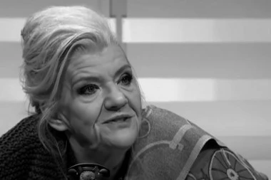 MARINA TUCAKOVIĆ KUPOVALA TEKSTOVE NEPOZNATIH I PREPODAVALA IH! Ispovest devojke koja je napisala pesme mnogima, a potpisana je čuvena hitmejkerka!