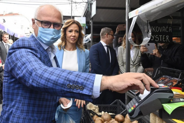 VESIĆ OBIŠAO PRODAVCE NA KALENIĆU: Digitalizacija i fiskalizacija stiže i na beogradske pijace