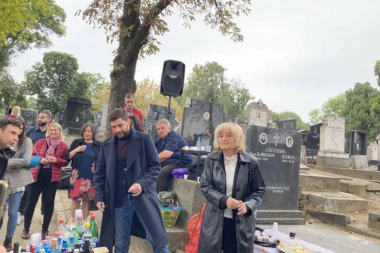 GLAVNI GLUMAC FILMA "TOMA" DOŠAO NA POMEN: Milan Marić se bacio u zagrljaj Goce Zdravković, scena od koje zastaje dah! (VIDEO)