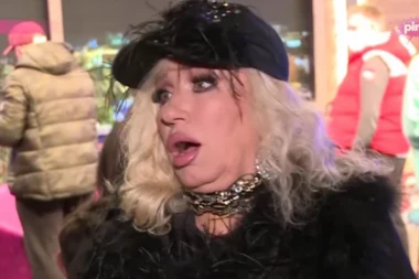 TO NIJE SIN OD MIROSLAVA! Nada Topčagić OSULA PALJBU po pevačevoj BIVŠOJ LJUBAVNICI, pa otkrila OVO!