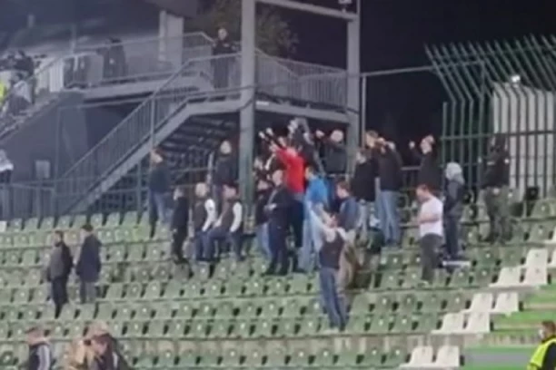 POTPUNO NEOČEKIVANA PODRŠKA DELIJA: U Razgradu se ZAORILA poznata pesma Crvene zvezde! (VIDEO)