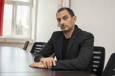 LAĐEVIĆEVA PRIJAVA DVA MESECA U FIOCI: Pritisak na Srpski telegraf i Republiku