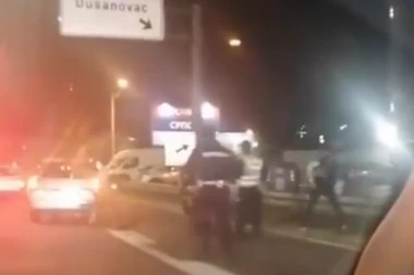 NESREĆA NA AUTOPUTU BEOGRAD-NIŠ: Oboren motociklista kod Dušanovca