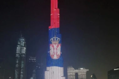 A GREAT HONOUR FOR PRESIDENT VUČIĆ: Burj Khalifa in the colours of the Serbian flag! (PHOTO)