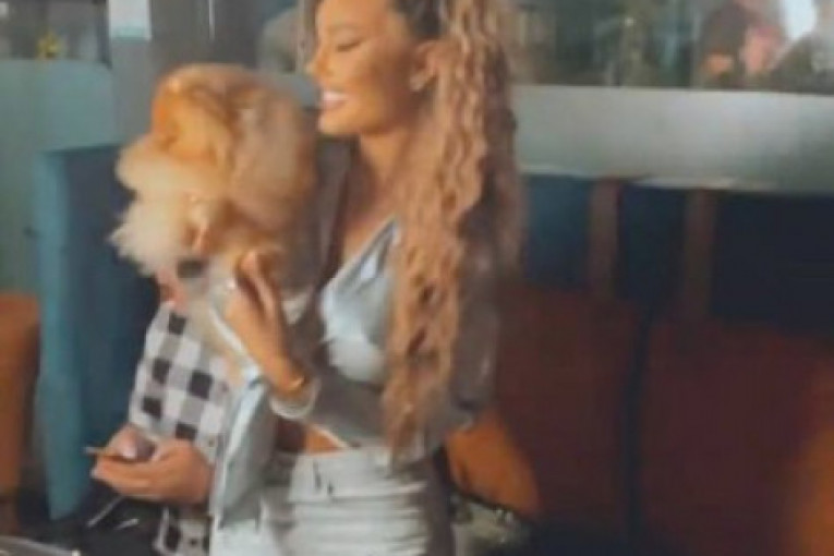 Ana Korać kod Marka Miljkovića na rođendanu
