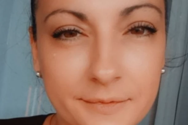 OSTALA BEZ DEČIJEG DODATKA JER JE PREVIŠE RAĐALA! Majka Violeta Sremac šokirala Srbiju: Rekli su mi da mi je peto dete višak!