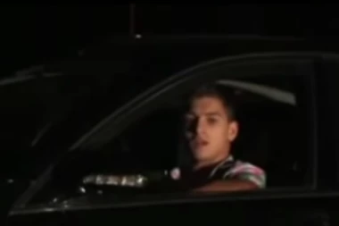 DENI BONEŠTAJ 14 GODINA KASNIJE! ''Crno meče'' ga je proslavilo, a evo šta on radi i kako izgleda sada: ŽIVIM OD TE PESME!