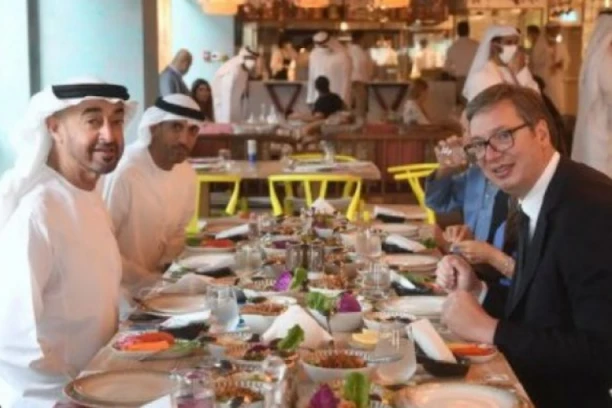 VRAĆAM SE U NAŠU SRBIJU! Vučić na važnom ručku, oglasio se iz Dubaija! (FOTO)